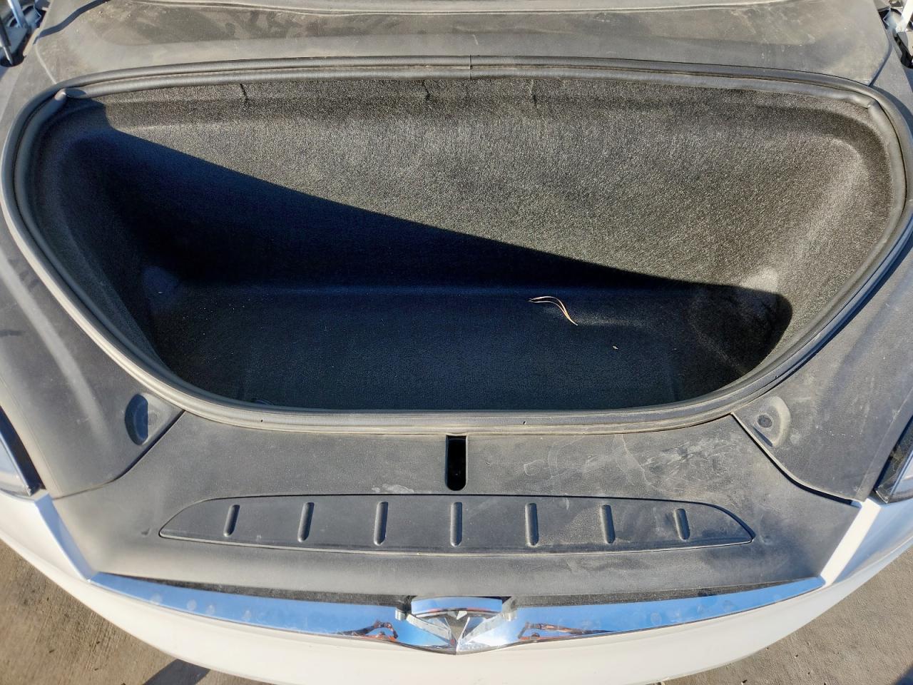 2018 Tesla Model X VIN: 5YJXCDE25JF133847 Lot: 91879515