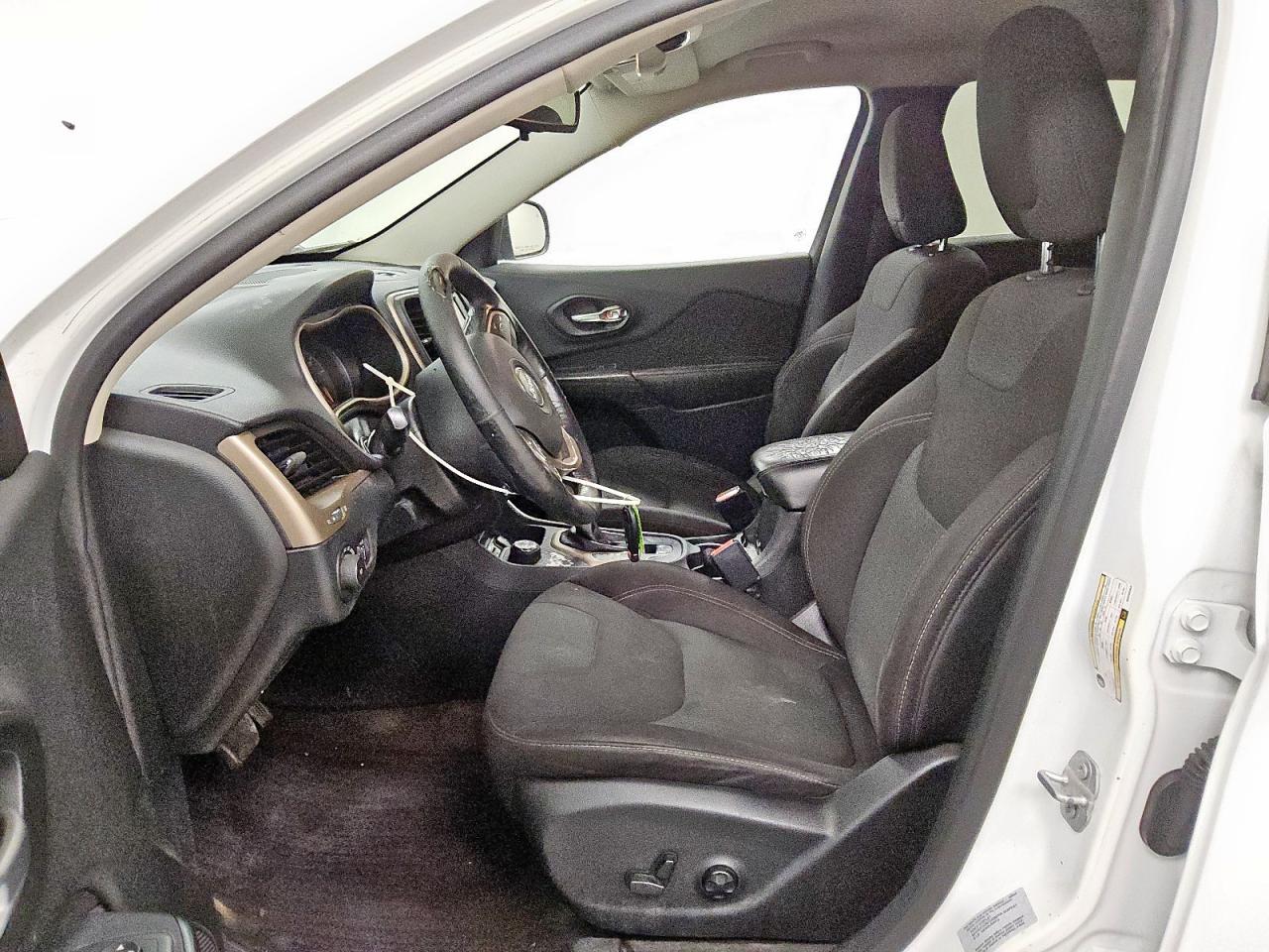 2016 Jeep Cherokee Latitude VIN: 1C4PJMCB5GW262443 Lot: 89928915