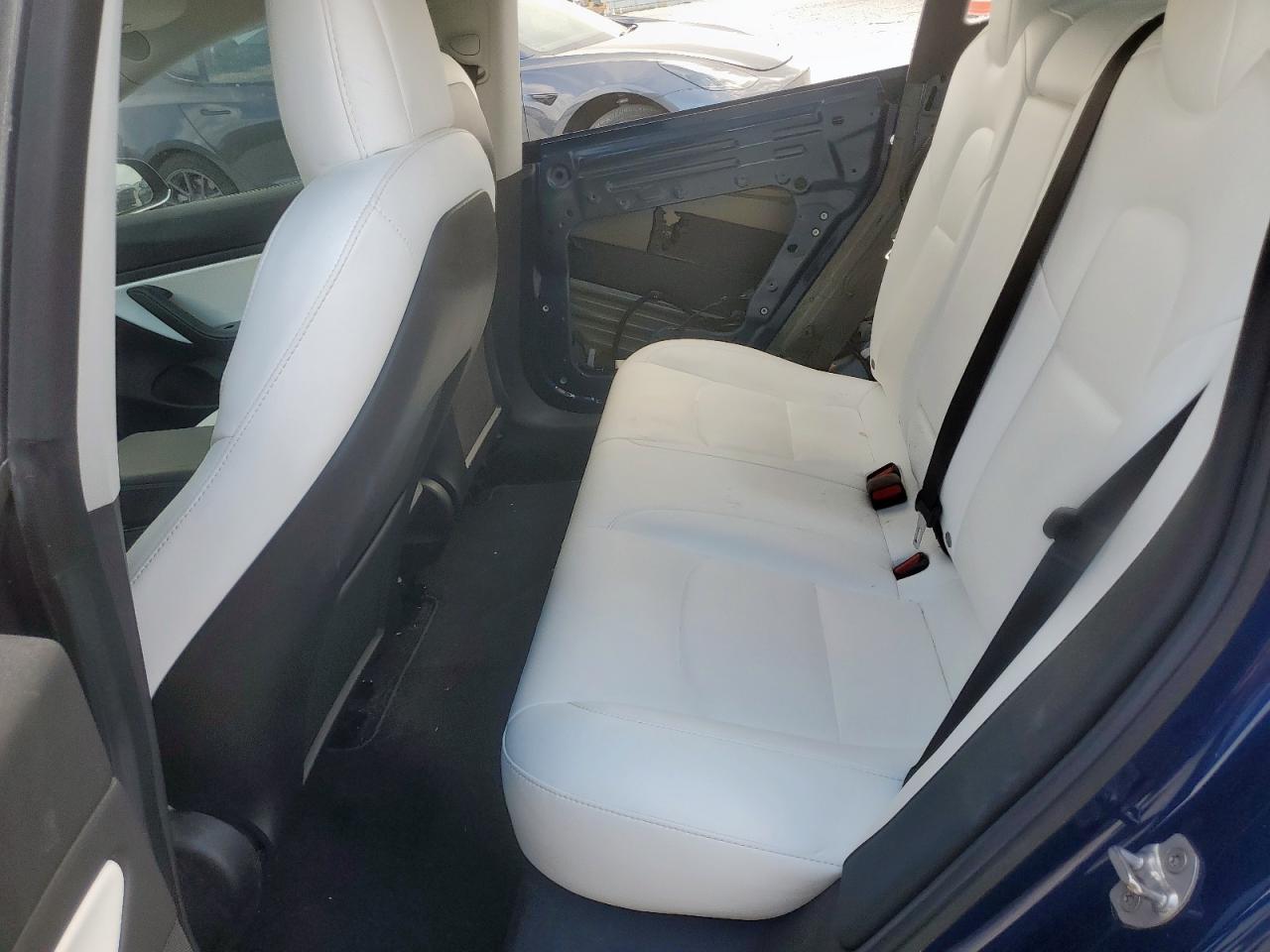 2019 Tesla Model 3 VIN: 5YJ3E1EB2KF194985 Lot: 93264675