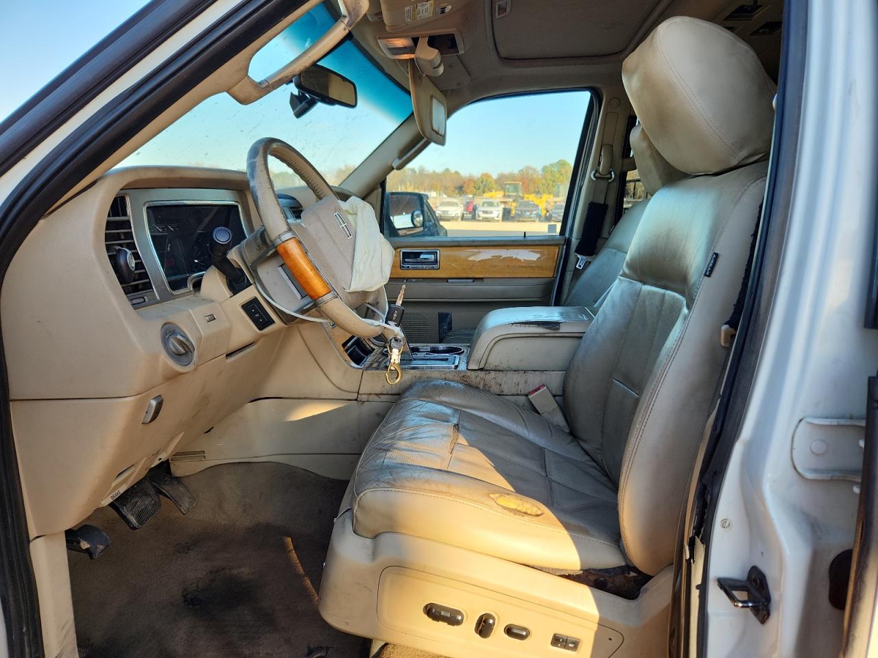 2007 Lincoln Navigator L VIN: 5LMFL27567LJ13239 Lot: 92356855