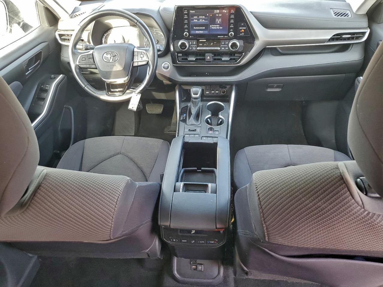 2020 Toyota Highlander L VIN: 5TDBZRBHXLS000255 Lot: 94290295