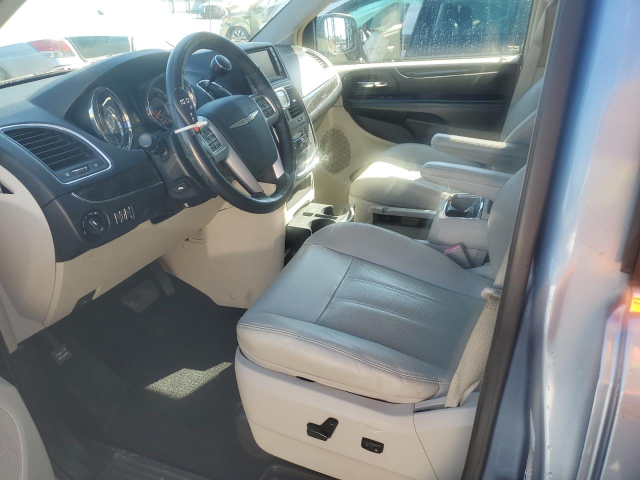 2012 Chrysler Town & Country Touring VIN: 2C4RC1BG1CR187211 Lot: 92943515