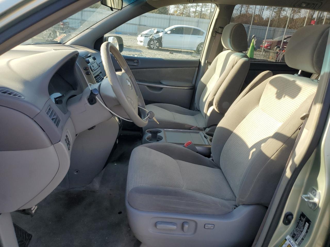 2008 Toyota Sienna Ce VIN: 5TDZK23C88S185717 Lot: 92642595