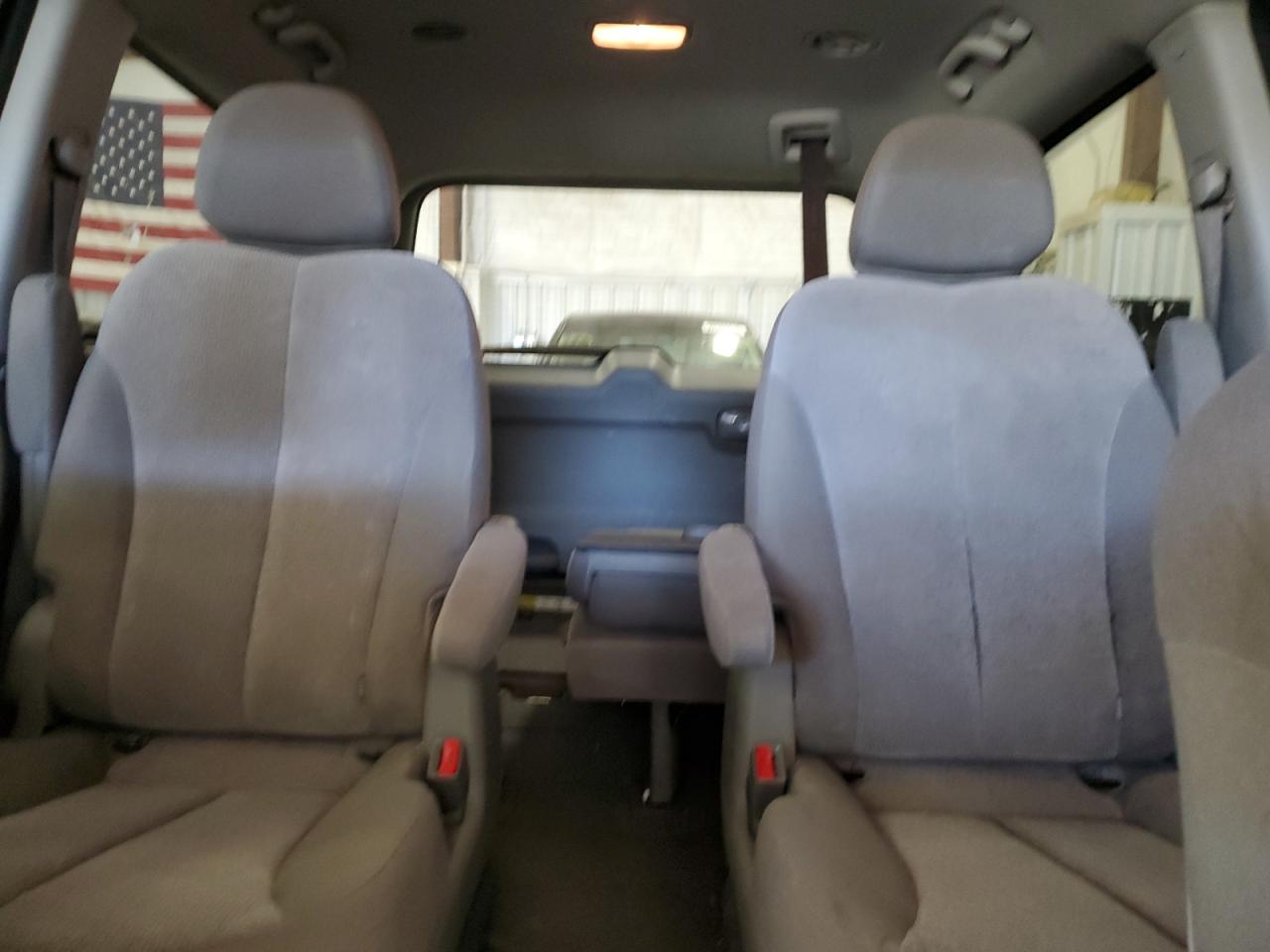 2012 Kia Sedona Lx VIN: KNDMG4C71C6463506 Lot: 92639495