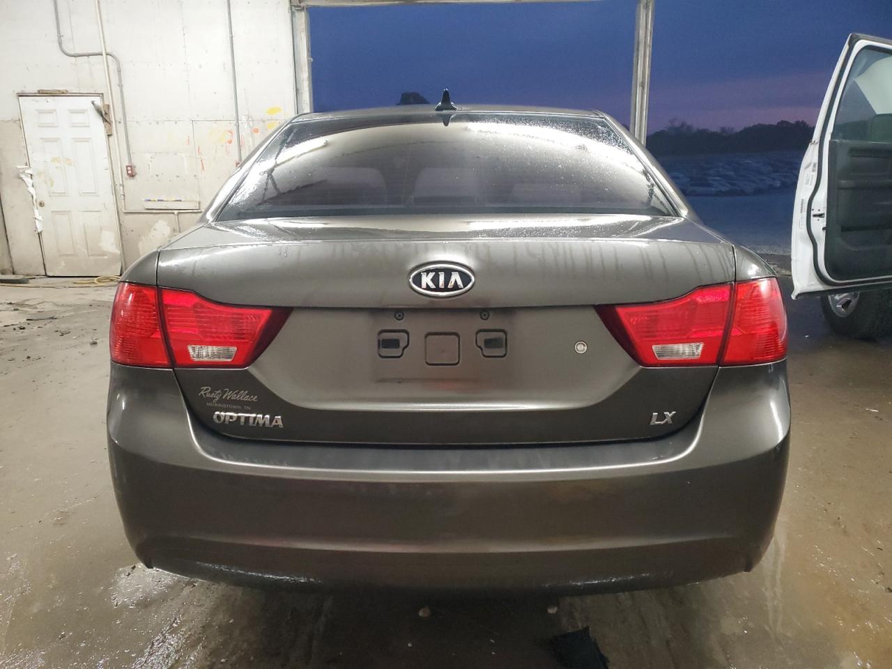 2009 Kia Optima Lx VIN: KNAGE228795327300 Lot: 91888485