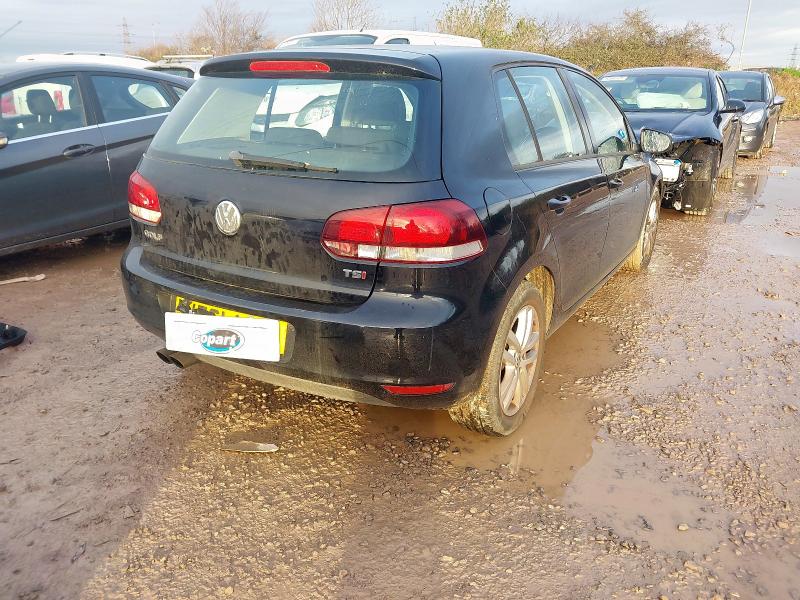 2011 VOLKSWAGEN GOLF SE TSI S-A 