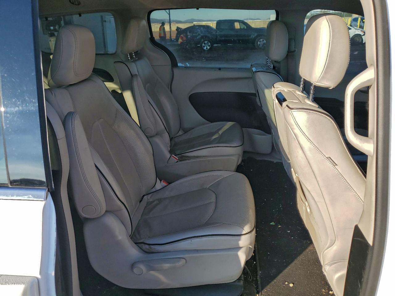 2018 Chrysler Pacifica Hybrid Limited VIN: 2C4RC1N73JR139699 Lot: 94356275