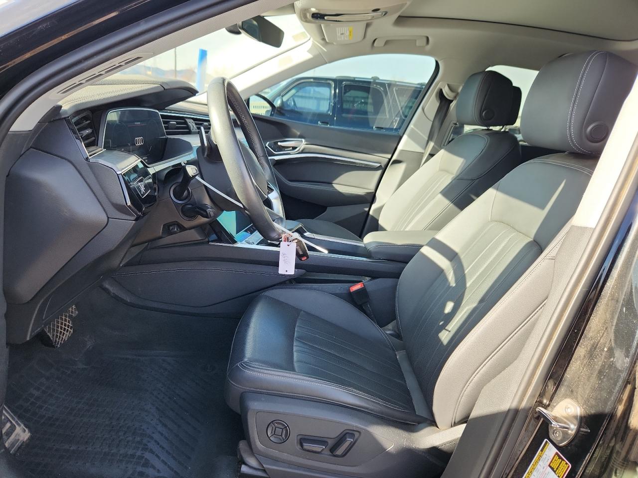 2022 Audi E-Tron Premium Plus VIN: WA1LAAGE6NB011026 Lot: 91427445