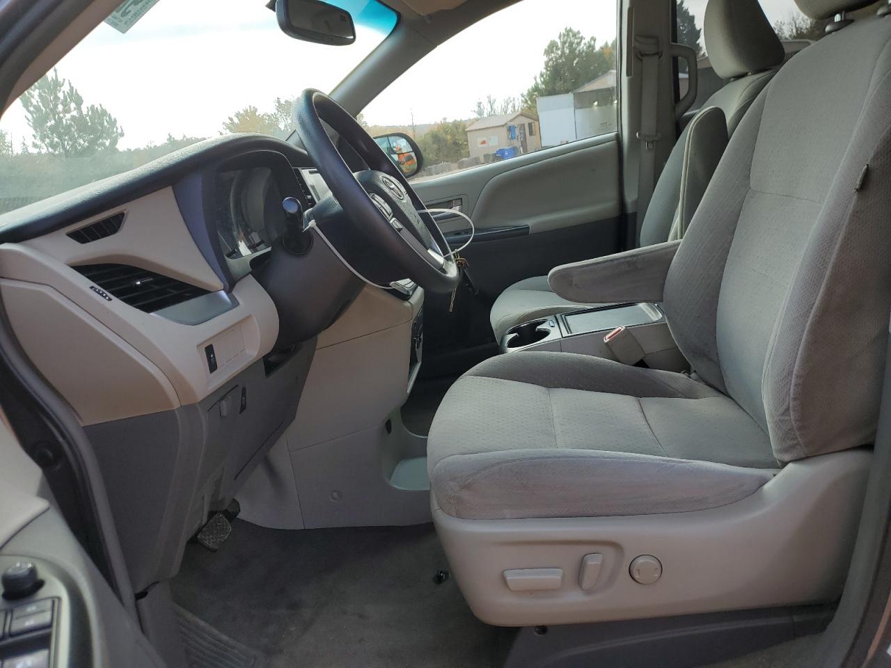 2017 Toyota Sienna Le VIN: 5TDKZ3DC8HS885254 Lot: 92038915