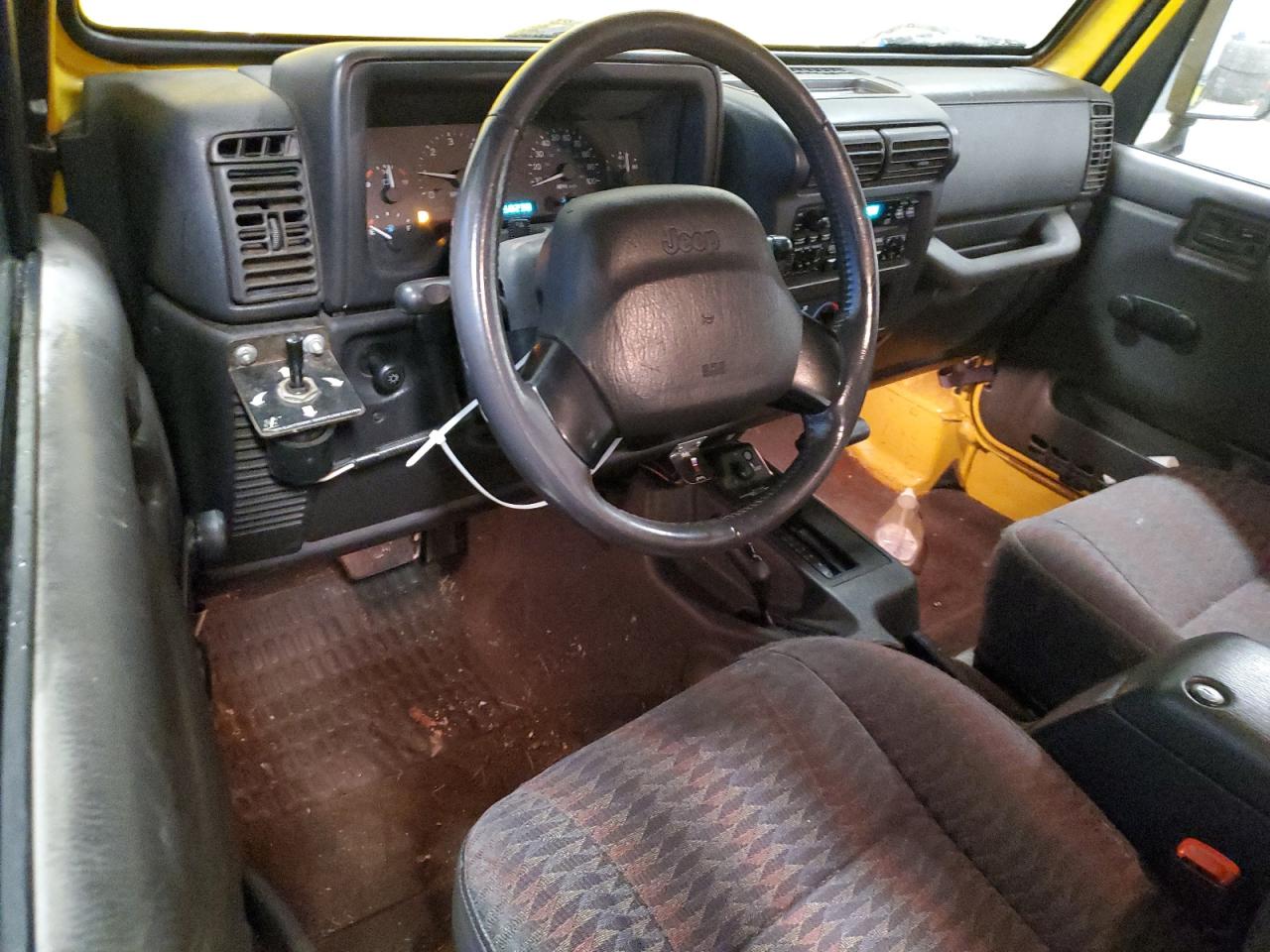 2000 Jeep Wrangler / Tj Sport VIN: 1J4FA49S5YP738716 Lot: 92010385