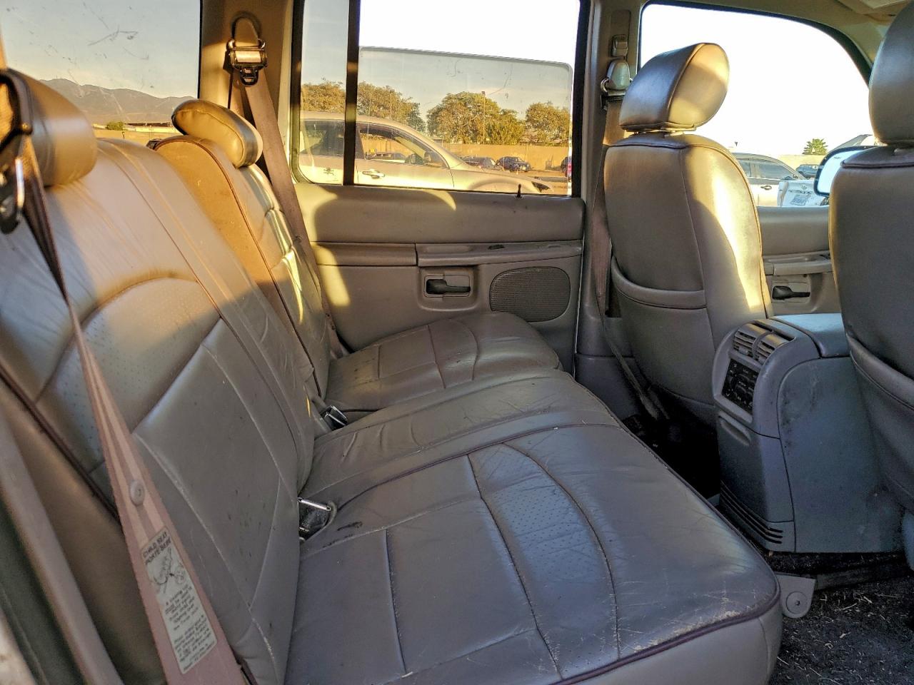 1995 Ford Explorer VIN: 1FMDU32XXSZB61127 Lot: 93644145