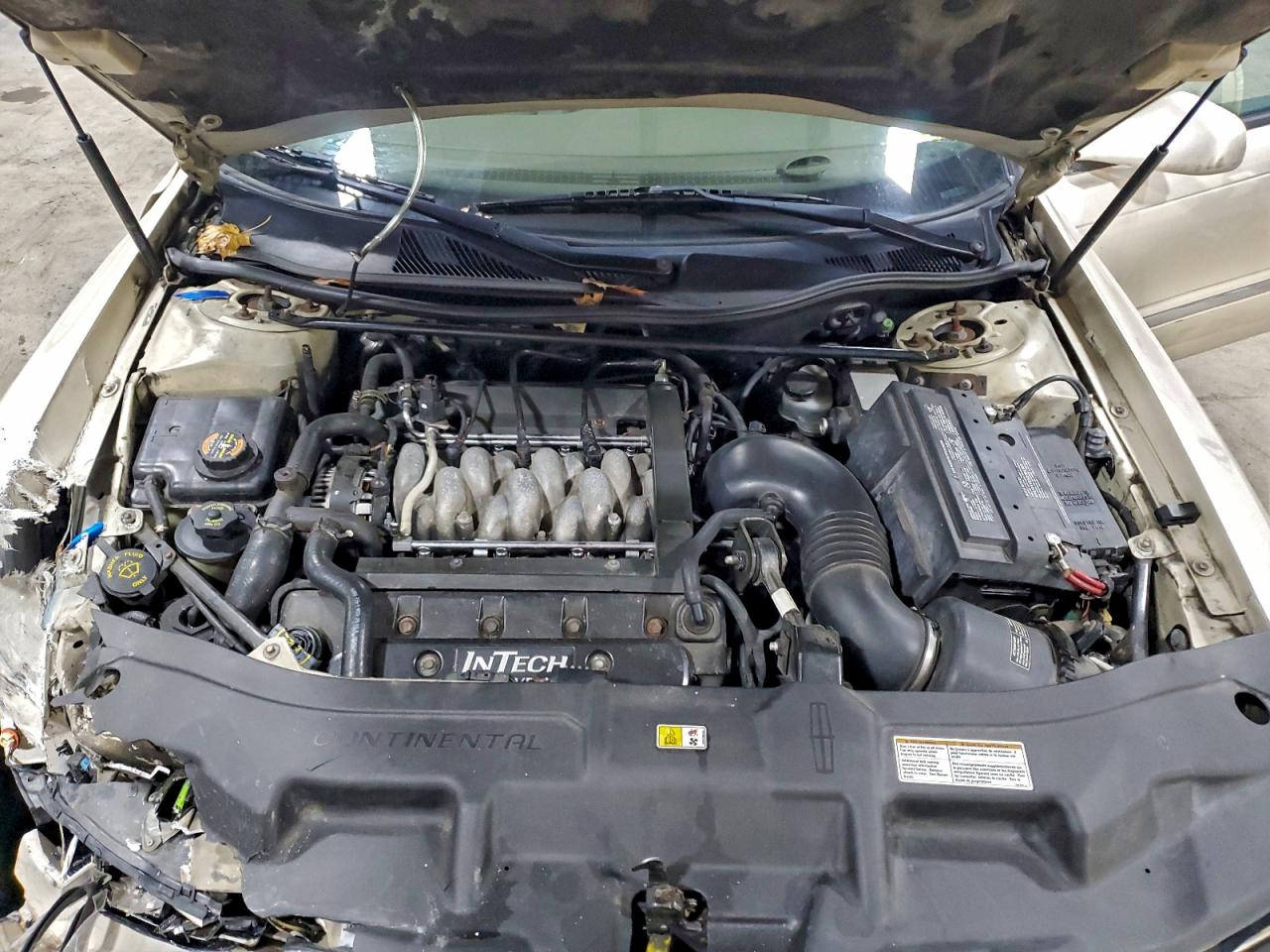 1999 Lincoln Continental VIN: 1LNHM97V8XY715869 Lot: 94039005