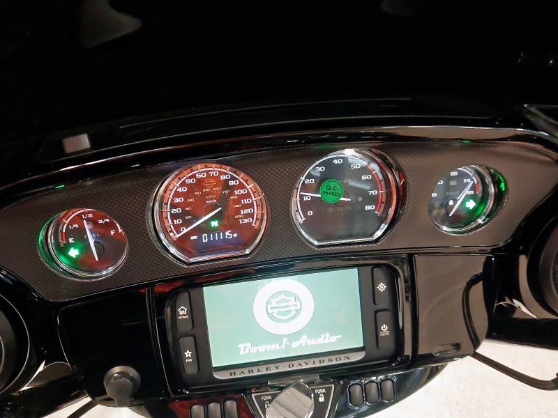 2015 HARLEY-DAVIDSON FLHXSE CVO STREET GLIDE 1 