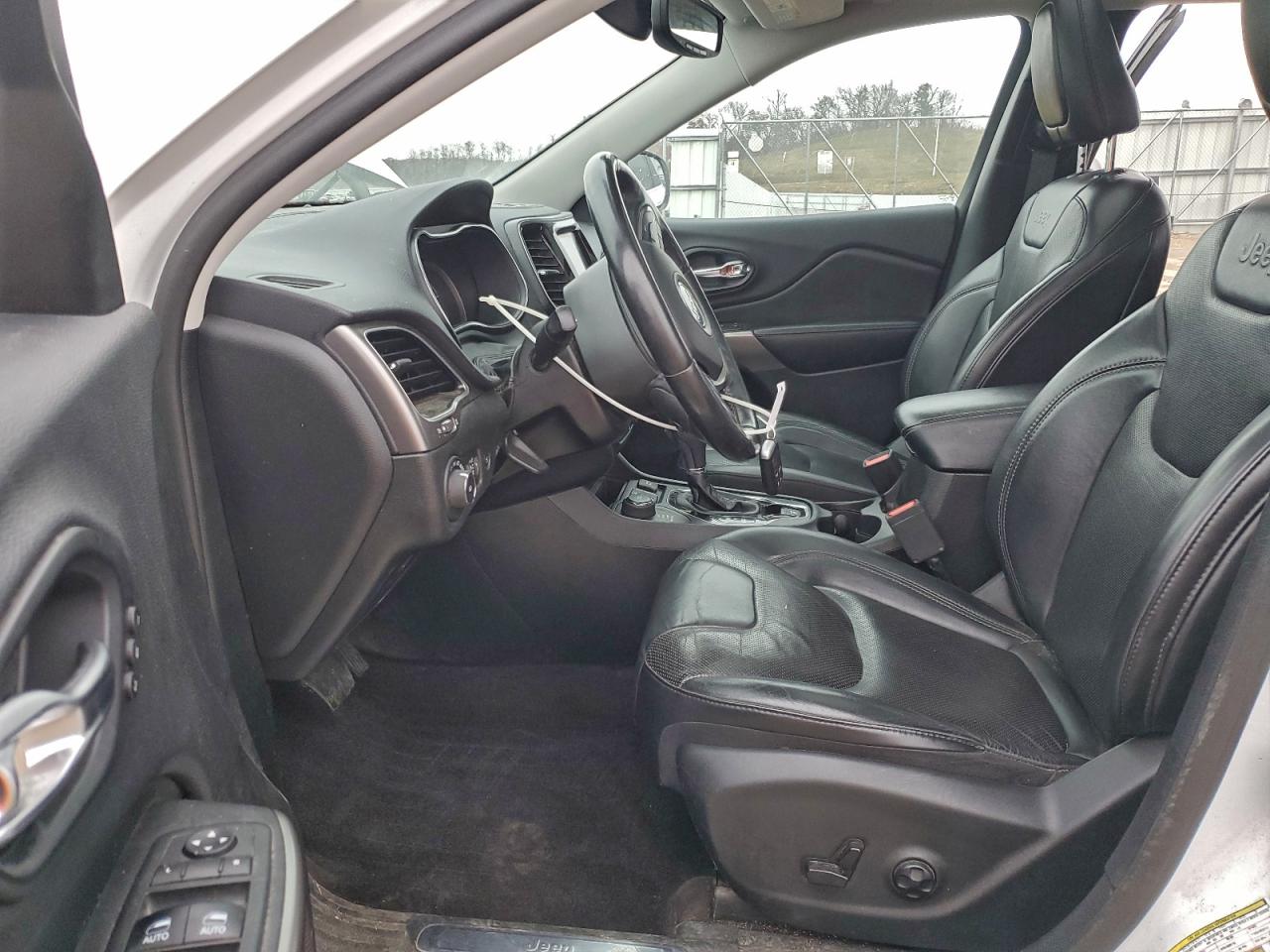 2019 Jeep Cherokee Limited VIN: 1C4PJMDX7KD245979 Lot: 92905235