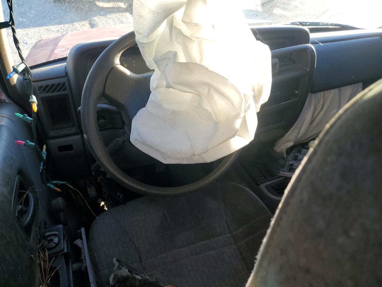 1998 Jeep Cherokee Se VIN: 1J4FT28S2WL146629 Lot: 81841545