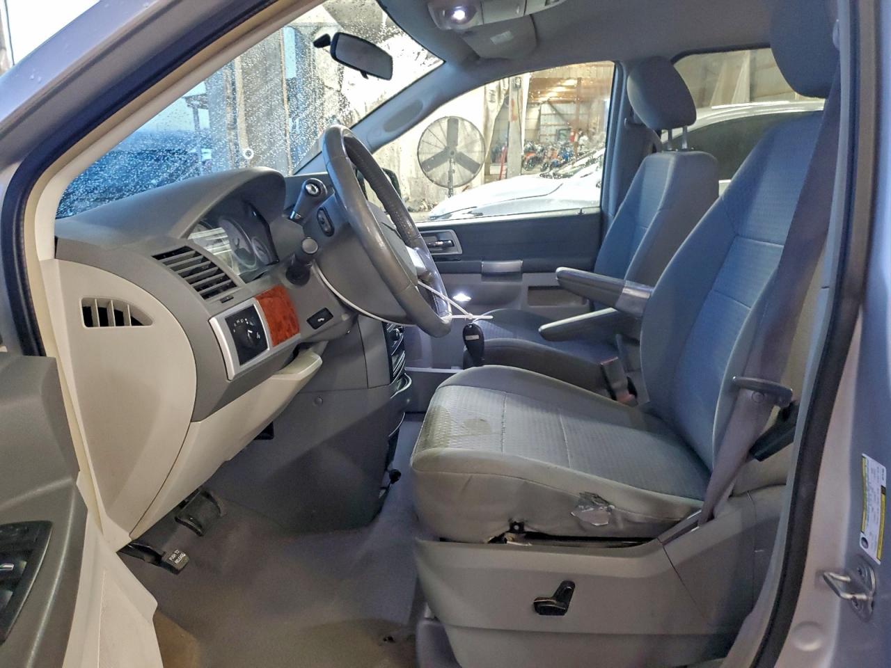 2008 Chrysler Town & Country Touring VIN: 2A8HR54PX8R757995 Lot: 94451525