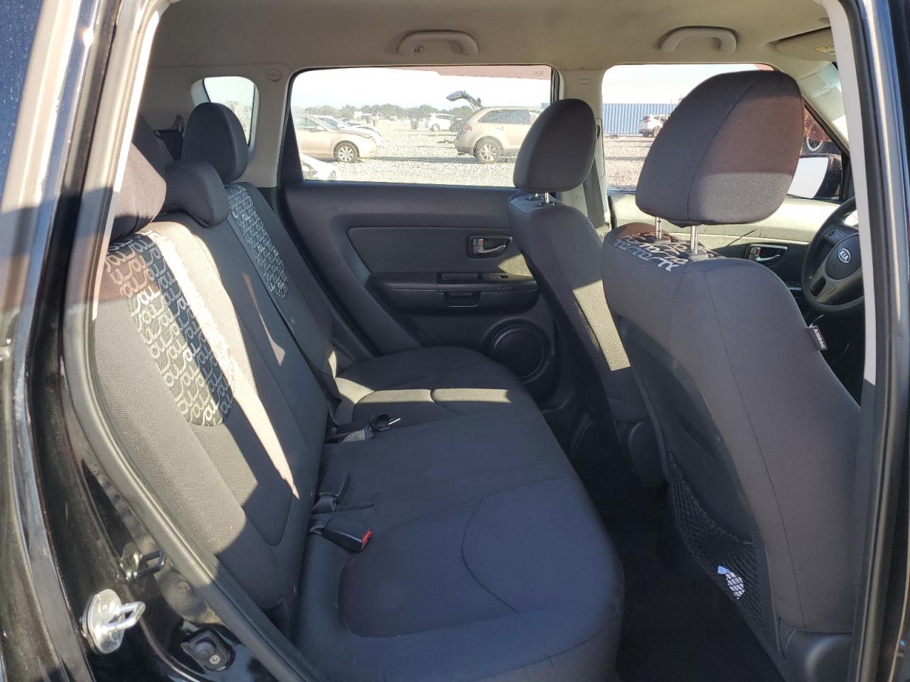 2011 Kia Soul + VIN: KNDJT2A27B7232869 Lot: 93515645