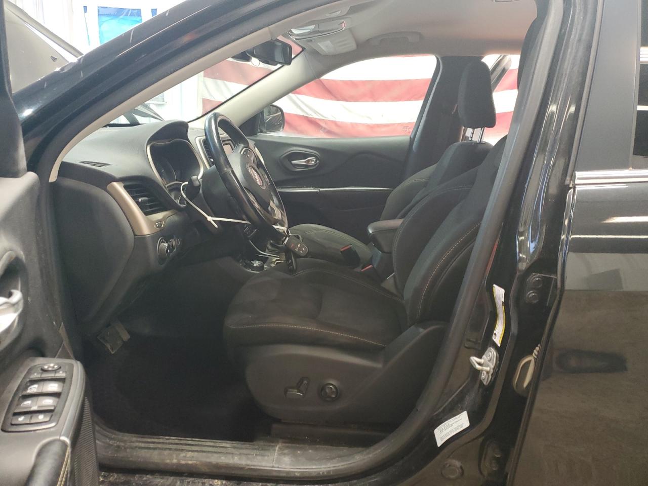 2016 Jeep Cherokee Latitude VIN: 1C4PJMCSXGW263166 Lot: 92266795