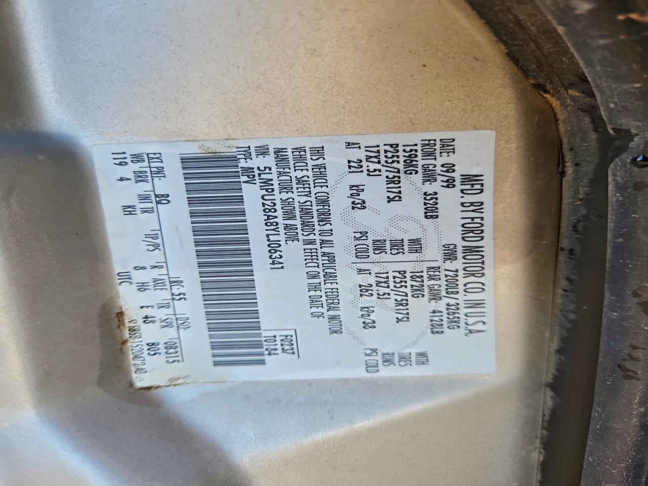 2000 Lincoln Navigator VIN: 5LMPU28A8YLJ06341 Lot: 93267855