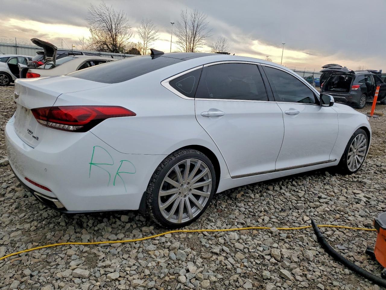 2015 Hyundai Genesis 3.8L VIN: KMHGN4JE0FU018433 Lot: 93482445