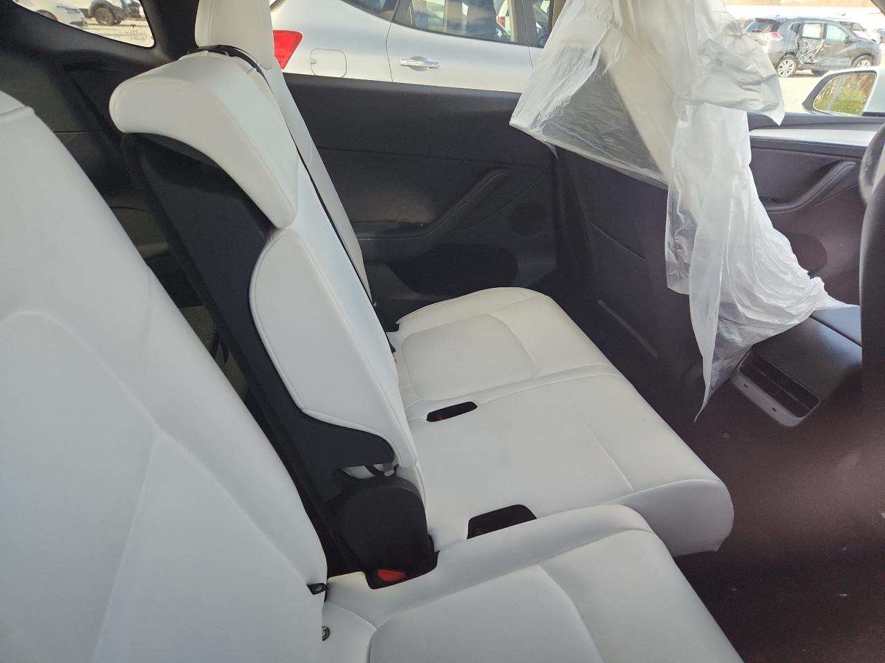 2025 Tesla Model Y VIN: 7SAYGAEE8SF251123 Lot: 91029375