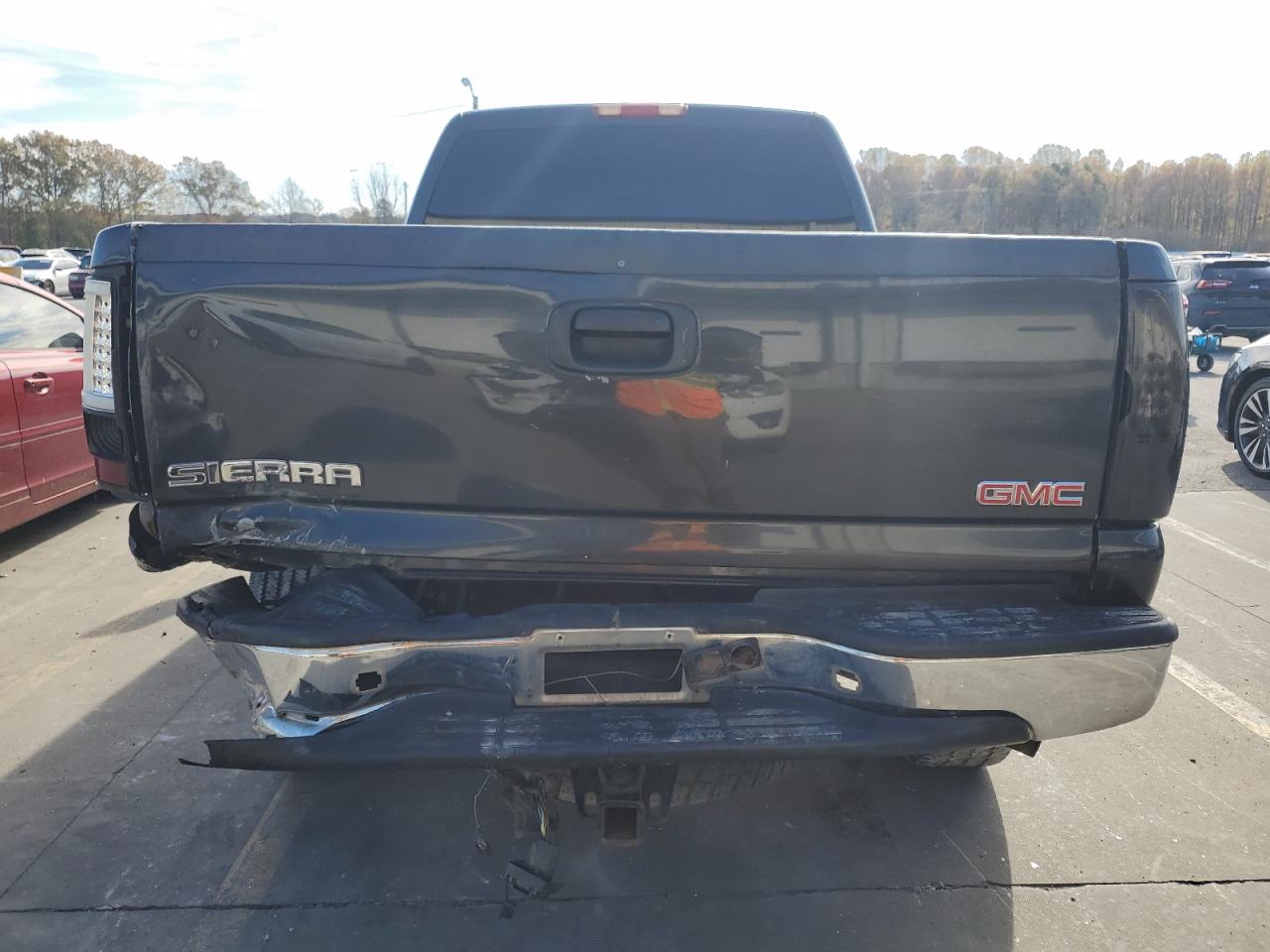 2005 GMC Sierra K2500 Heavy Duty VIN: 1GTHK23295F896843 Lot: 90904495