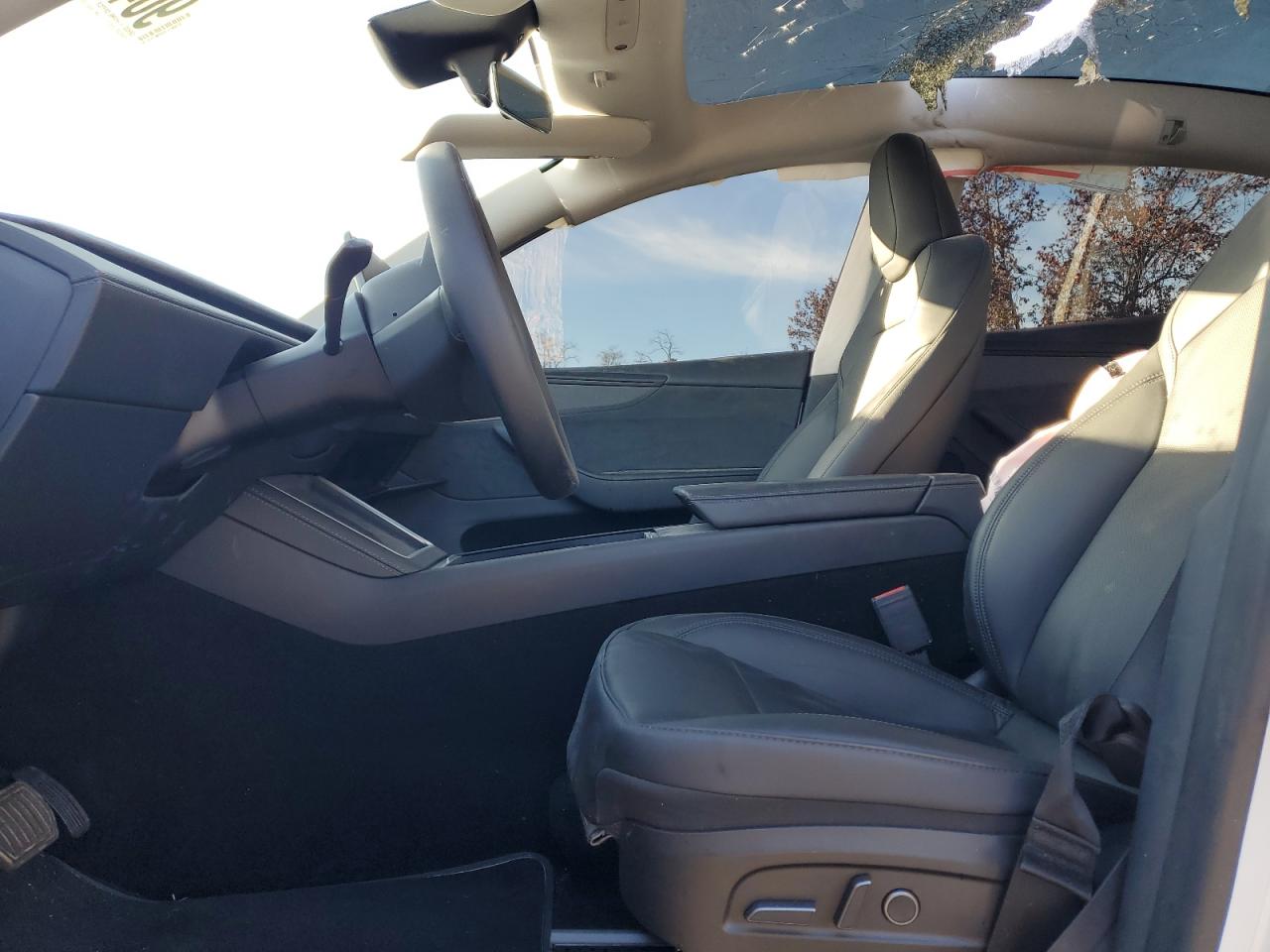 2026 Tesla Model Y VIN: 7SAYGDEE7TA380986 Lot: 90424295