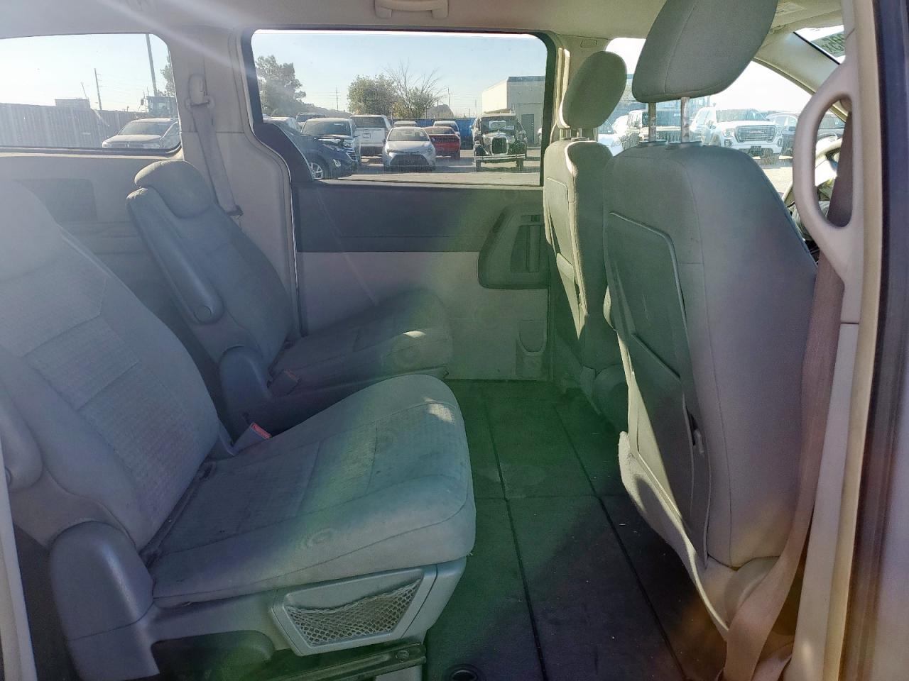 2008 Chrysler Town & Country Lx VIN: 2A8HR44H08R750492 Lot: 91994295