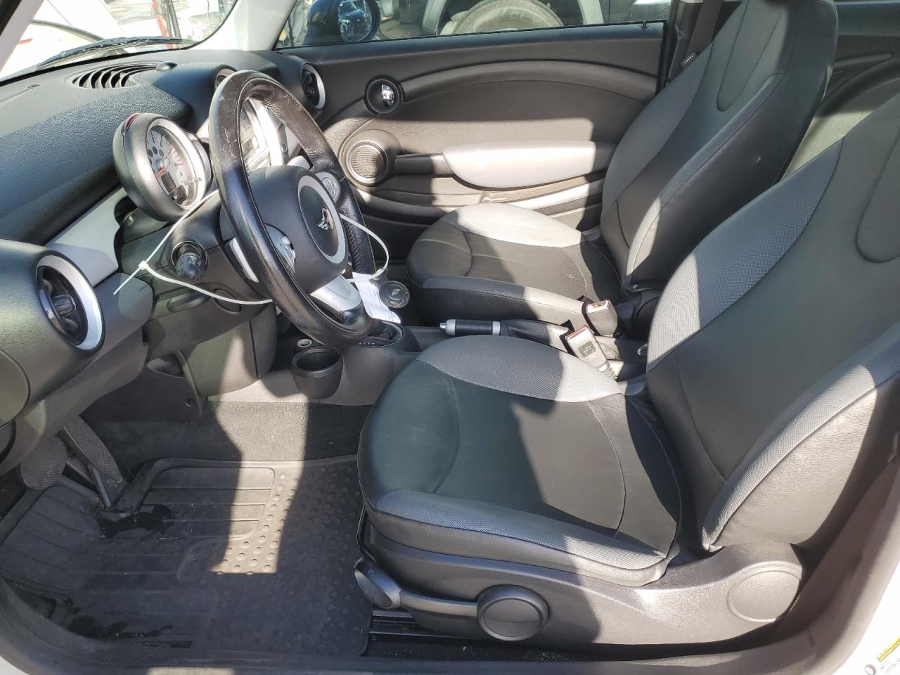 2009 Mini Cooper VIN: WMWMF33559TW75540 Lot: 92905365