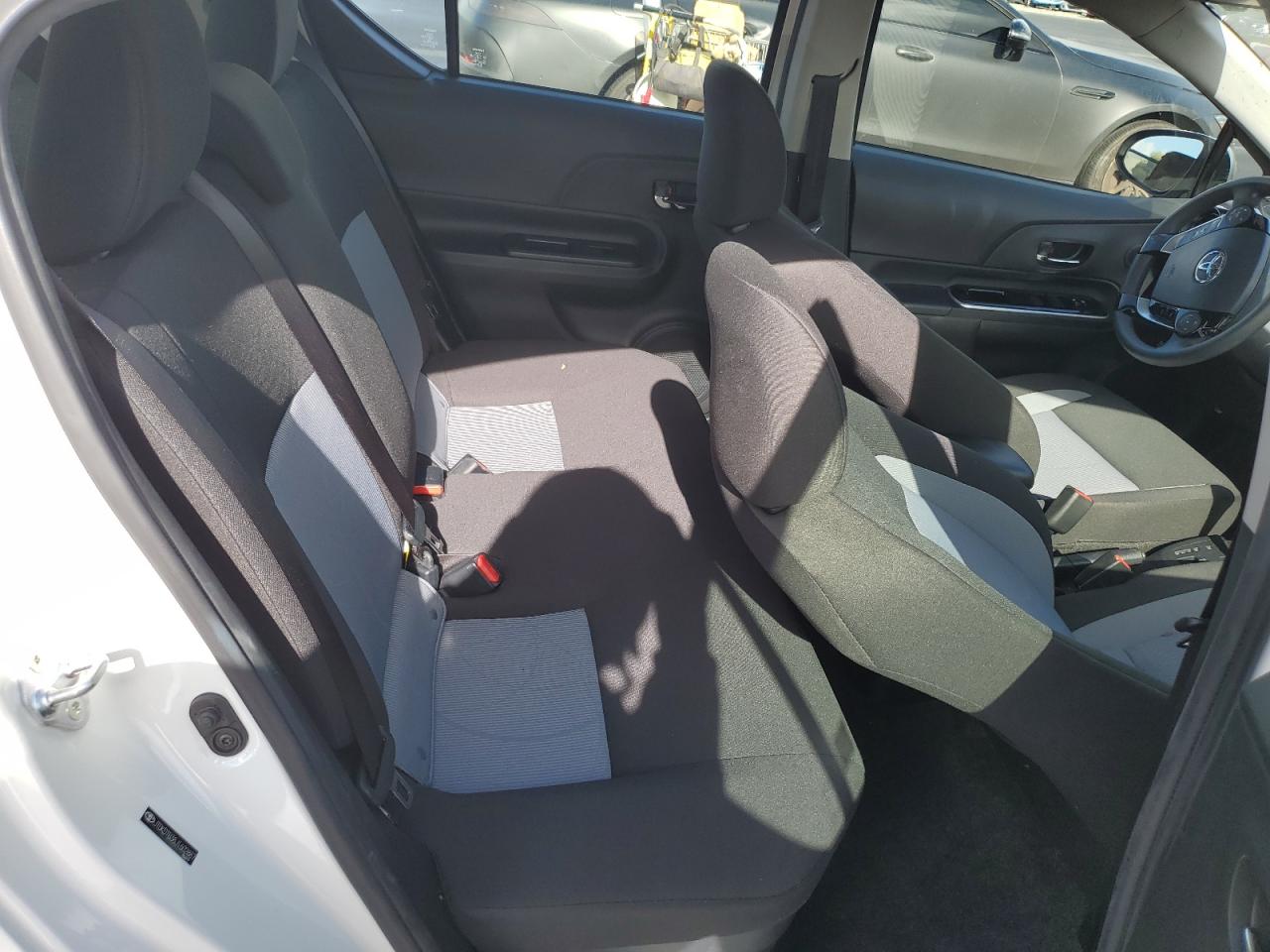 2018 Toyota Prius C VIN: JTDKDTB38J1602887 Lot: 92740055