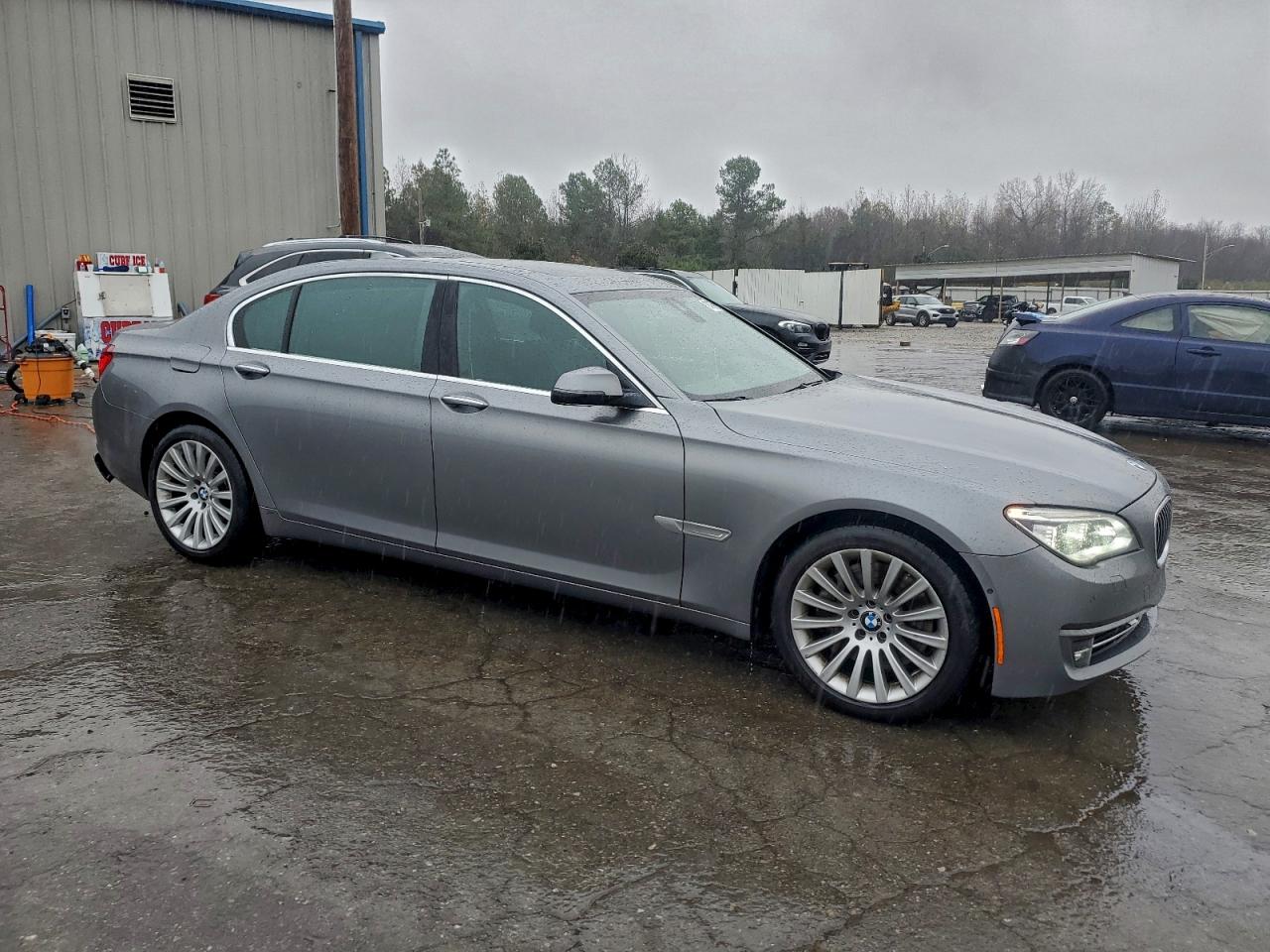 Фото: WBAYE8C55DD132788