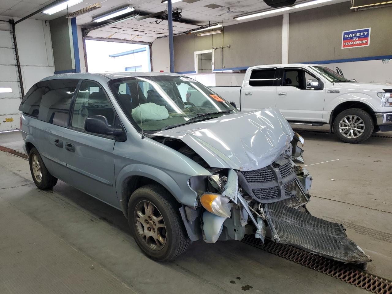 2003 Dodge Caravan Se VIN: 1D4GP25R53B317586 Lot: 91703195