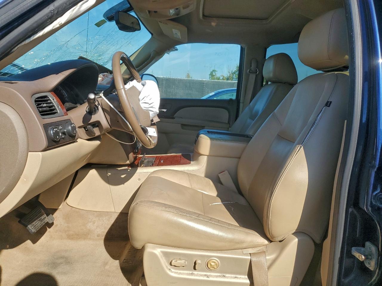 2010 Chevrolet Avalanche Ltz VIN: 3GNVKGE02AG256209 Lot: 93730275