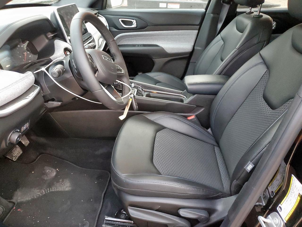 2025 Jeep Compass Latitude VIN: 3C4NJDBN8ST577819 Lot: 92952255