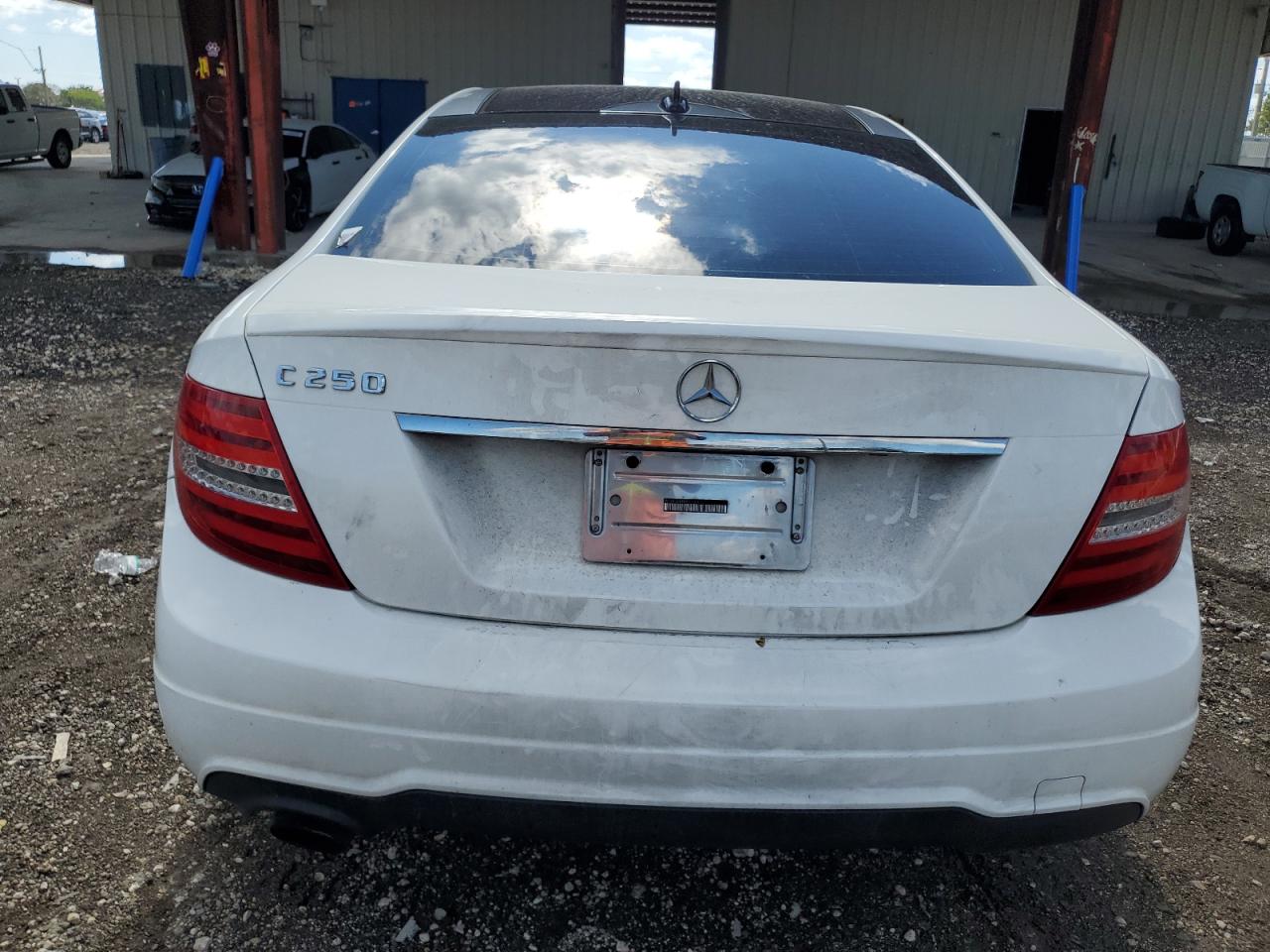 2015 Mercedes-Benz C 250 VIN: WDDGJ4HBXFG369267 Lot: 91002895