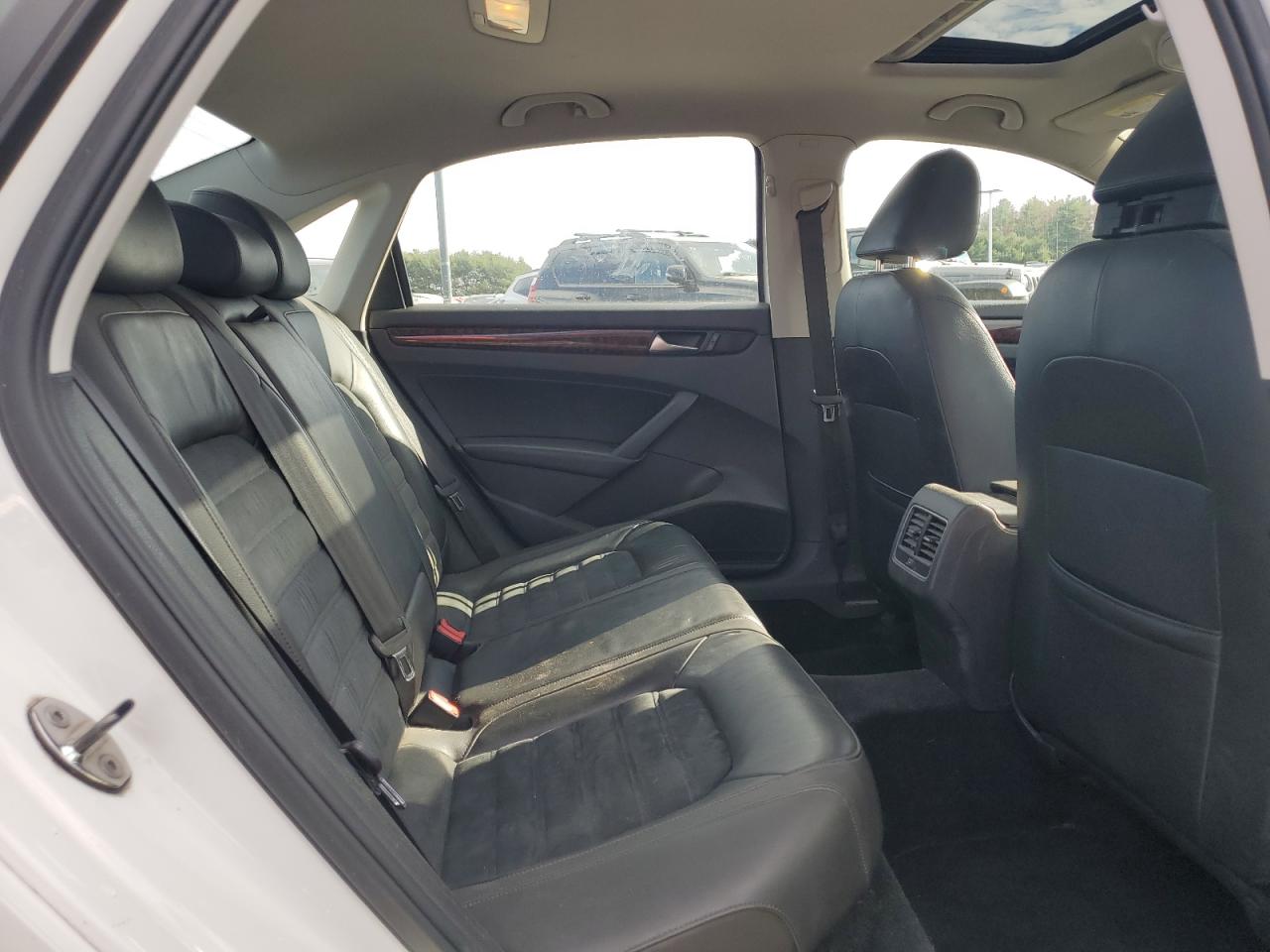 2013 Volkswagen Passat Sel VIN: 1VWCN7A3XDC031144 Lot: 93717075