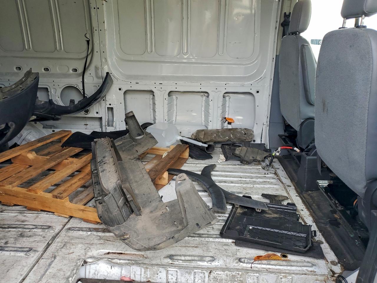 2018 Ford Transit T-350 VIN: 1FTBW3XV1JKA15686 Lot: 93925735