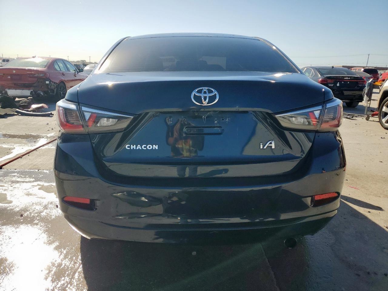 2018 Toyota Yaris Ia VIN: 3MYDLBYV8JY313701 Lot: 92016005