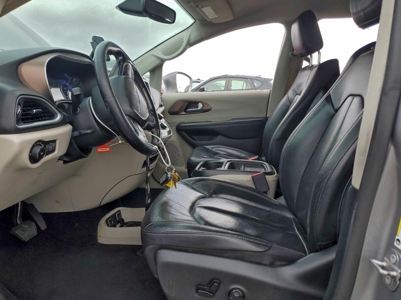 2019 Chrysler Pacifica Touring L VIN: 2C4RC1BG2KR732413 Lot: 94368315