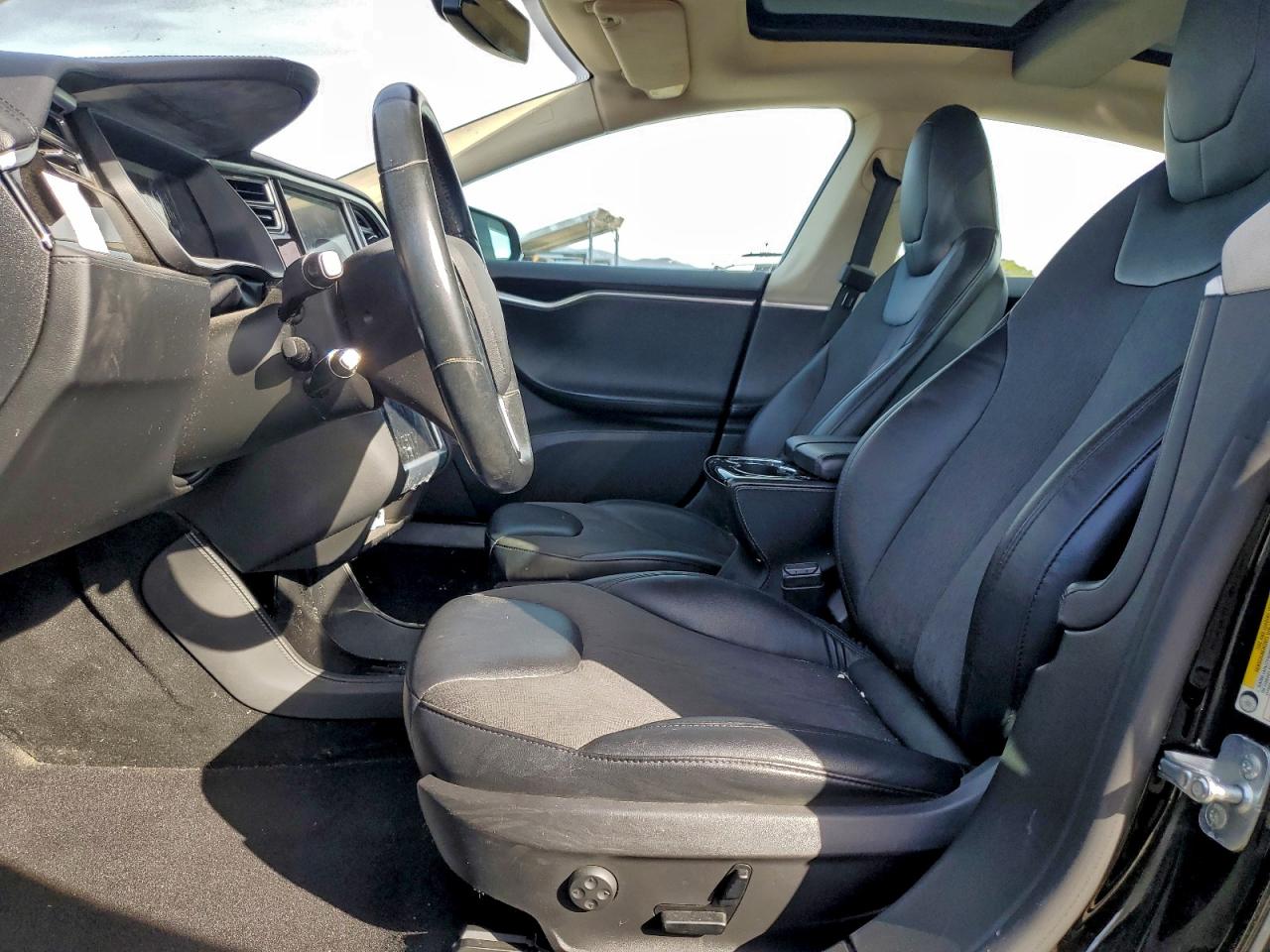 2014 Tesla Model S VIN: 5YJSA1H14EFP63401 Lot: 94279445