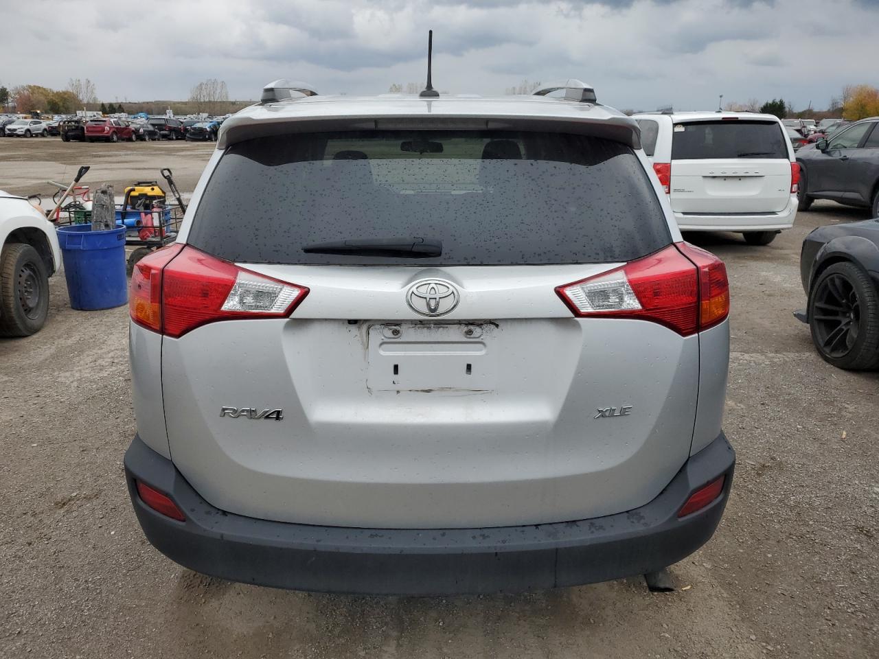 2015 Toyota Rav4 Xle VIN: 2T3WFREV2FW153419 Lot: 90344915