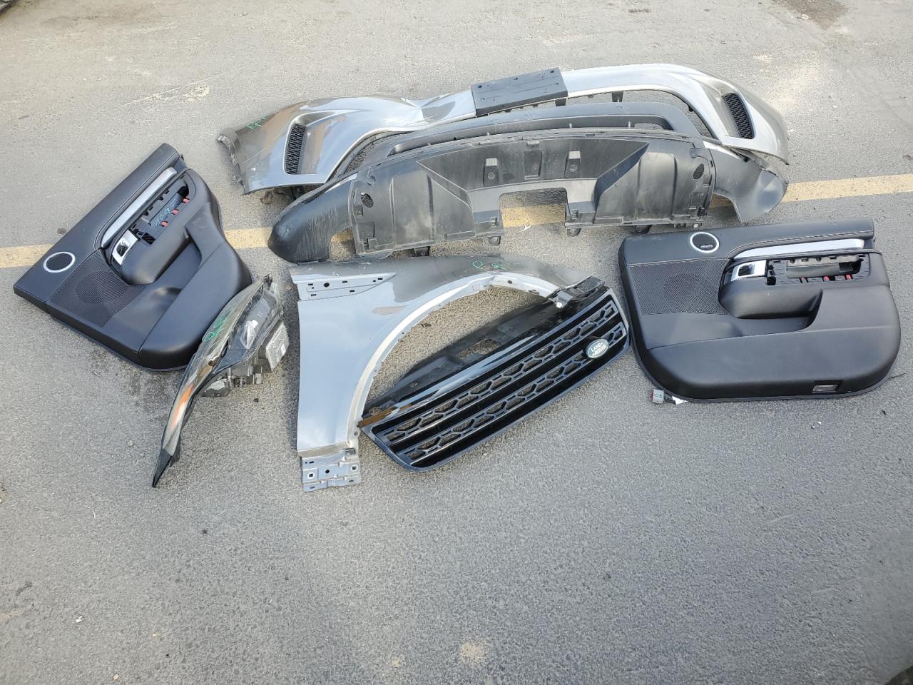 2017 Land Rover Discovery First Edition VIN: SALRTBBV7HA016553 Lot: 91654805