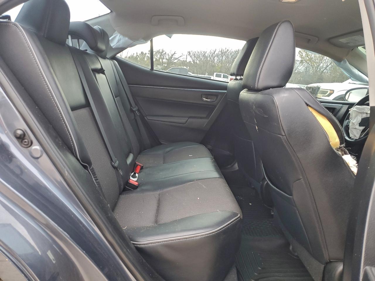 2015 Toyota Corolla L VIN: 5YFBURHE0FP201820 Lot: 94387375