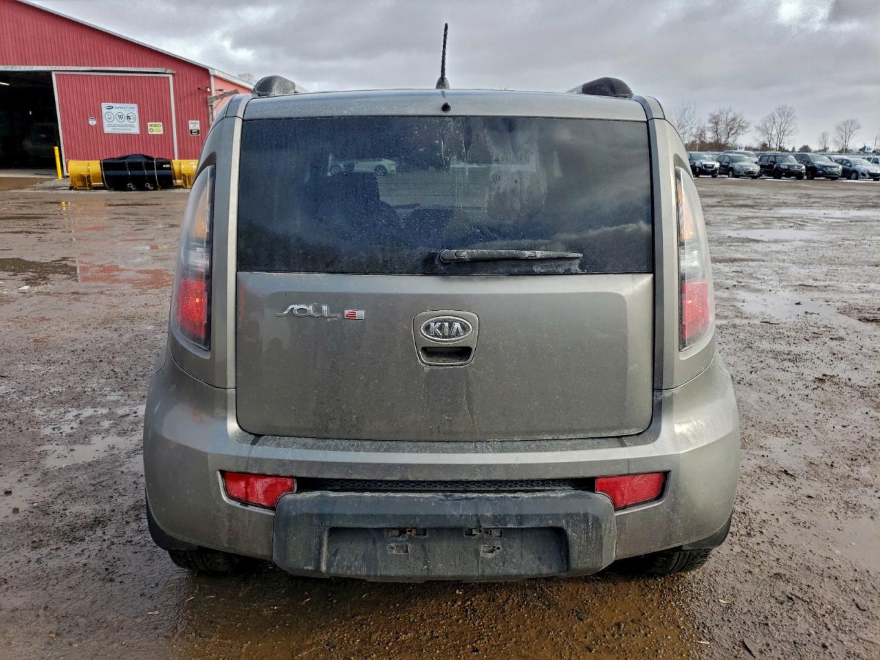 2011 Kia Soul + VIN: KNDJT2A22B7253581 Lot: 94424965