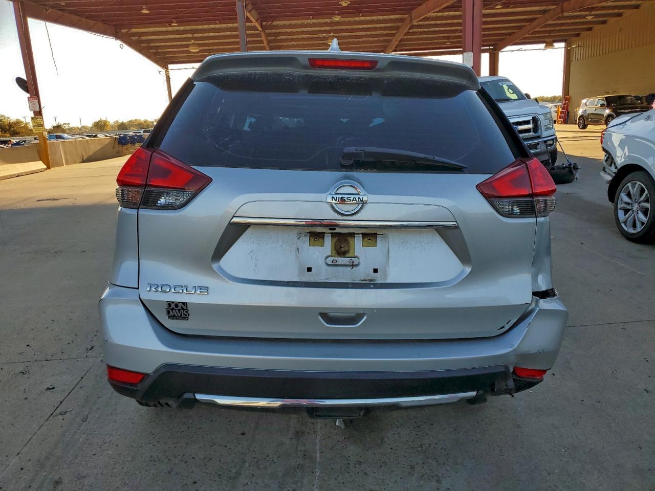 2017 Nissan Rogue S VIN: JN8AT2MT9HW138693 Lot: 91084805