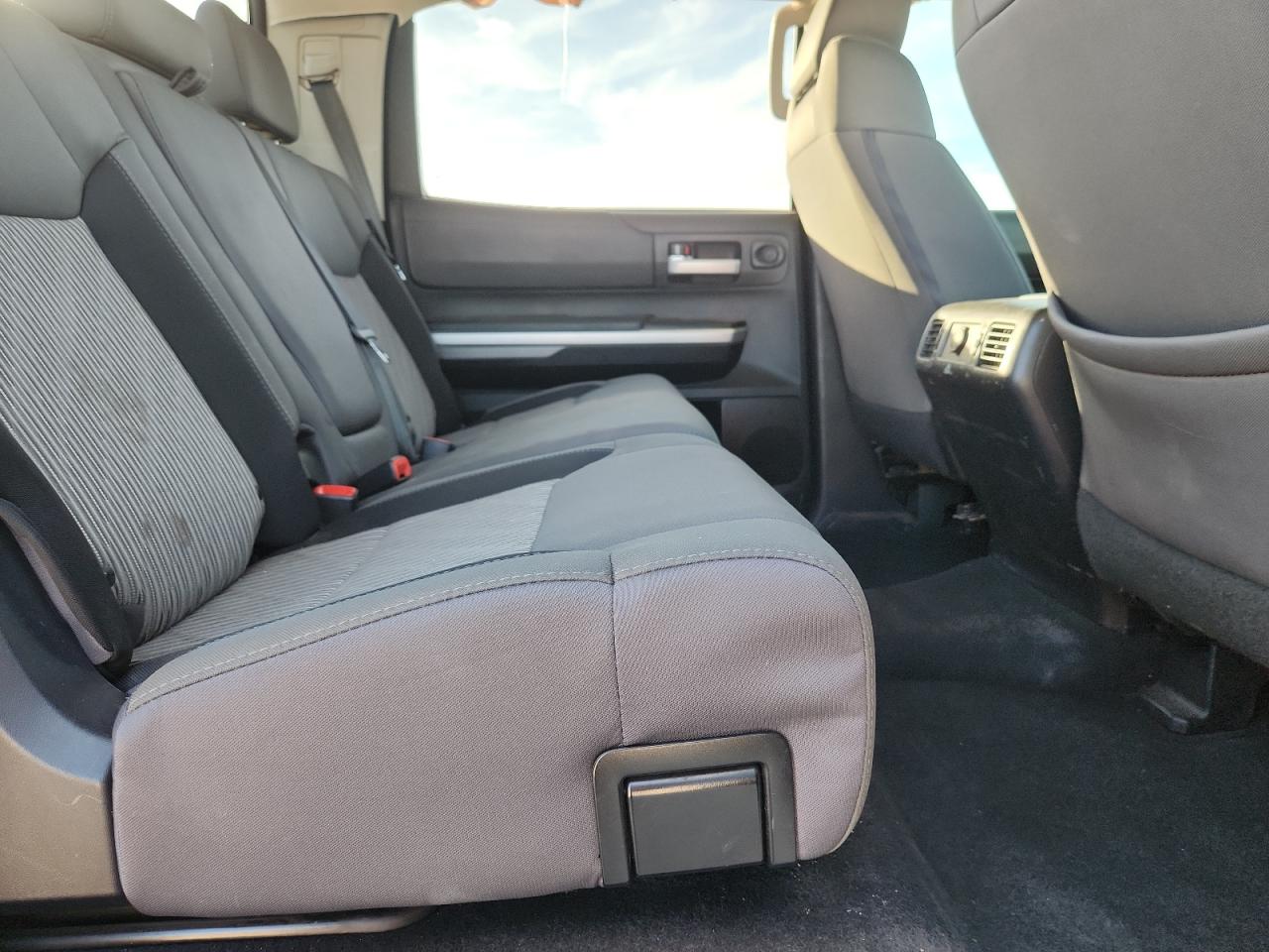 2017 Toyota Tundra Crewmax Sr5 VIN: 5TFDW5F16HX612140 Lot: 91649225