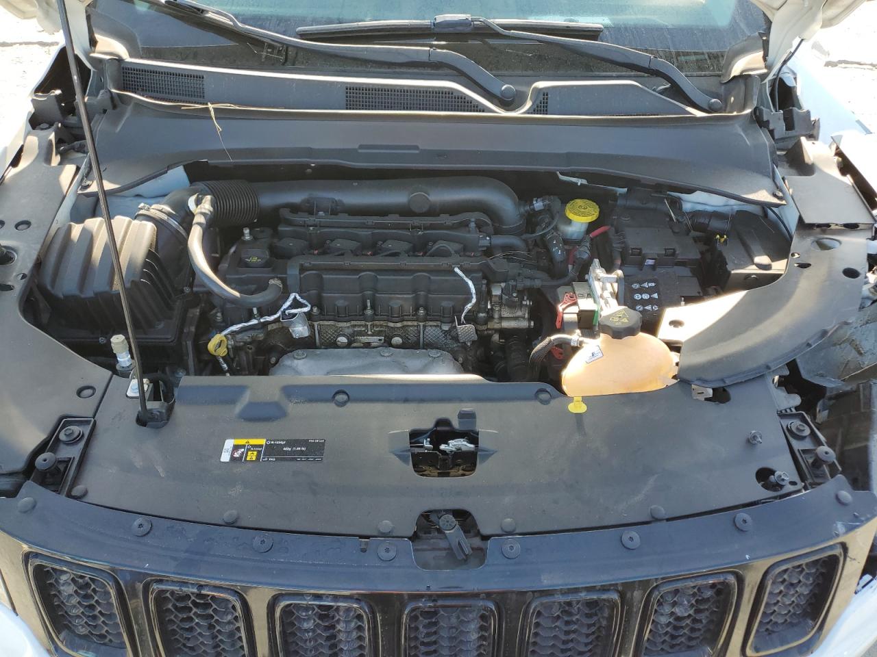 2018 Jeep Compass Latitude VIN: 3C4NJCBB1JT503124 Lot: 91097295