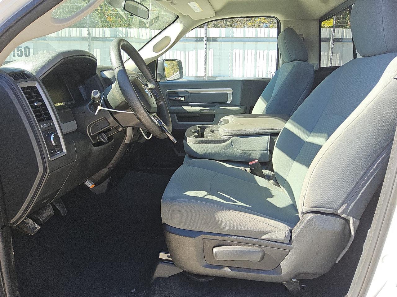 2019 Ram 1500 Classic Tradesman VIN: 3C6JR6DT8KG527114 Lot: 90231605