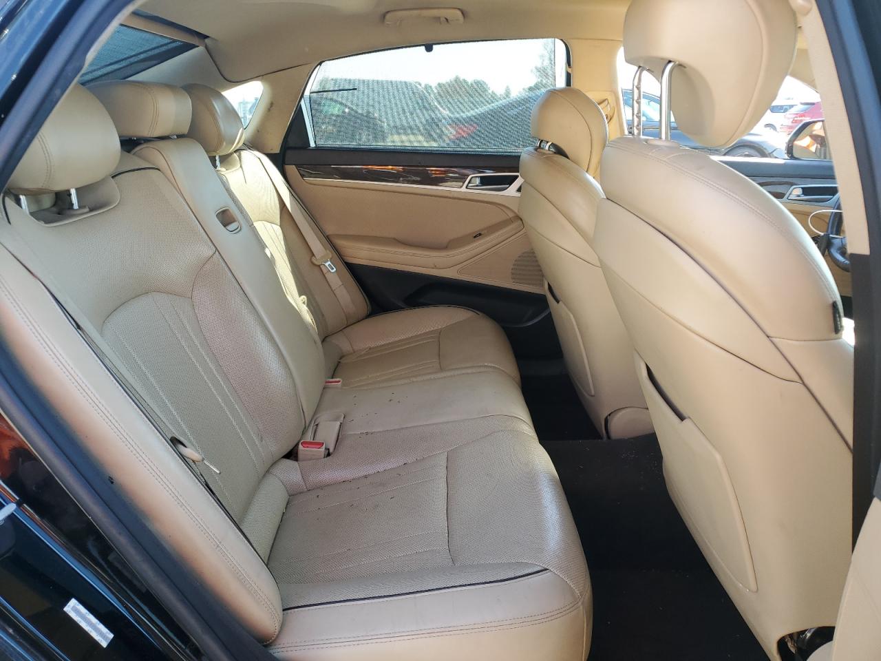 2015 Hyundai Genesis 3.8L VIN: KMHGN4JE8FU016445 Lot: 90760695