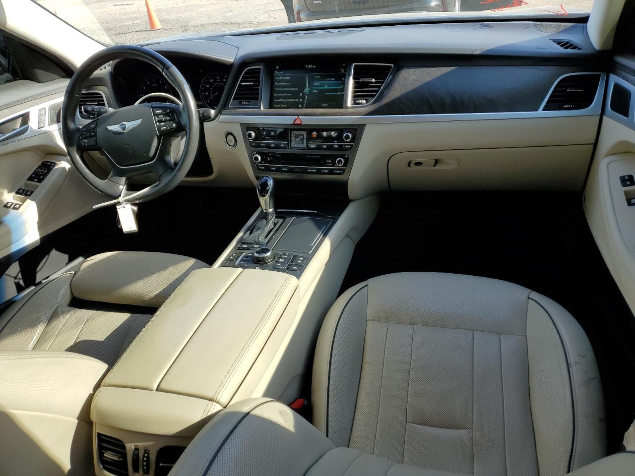 2015 Hyundai Genesis 3.8L VIN: KMHGN4JE6FU065725 Lot: 92445785